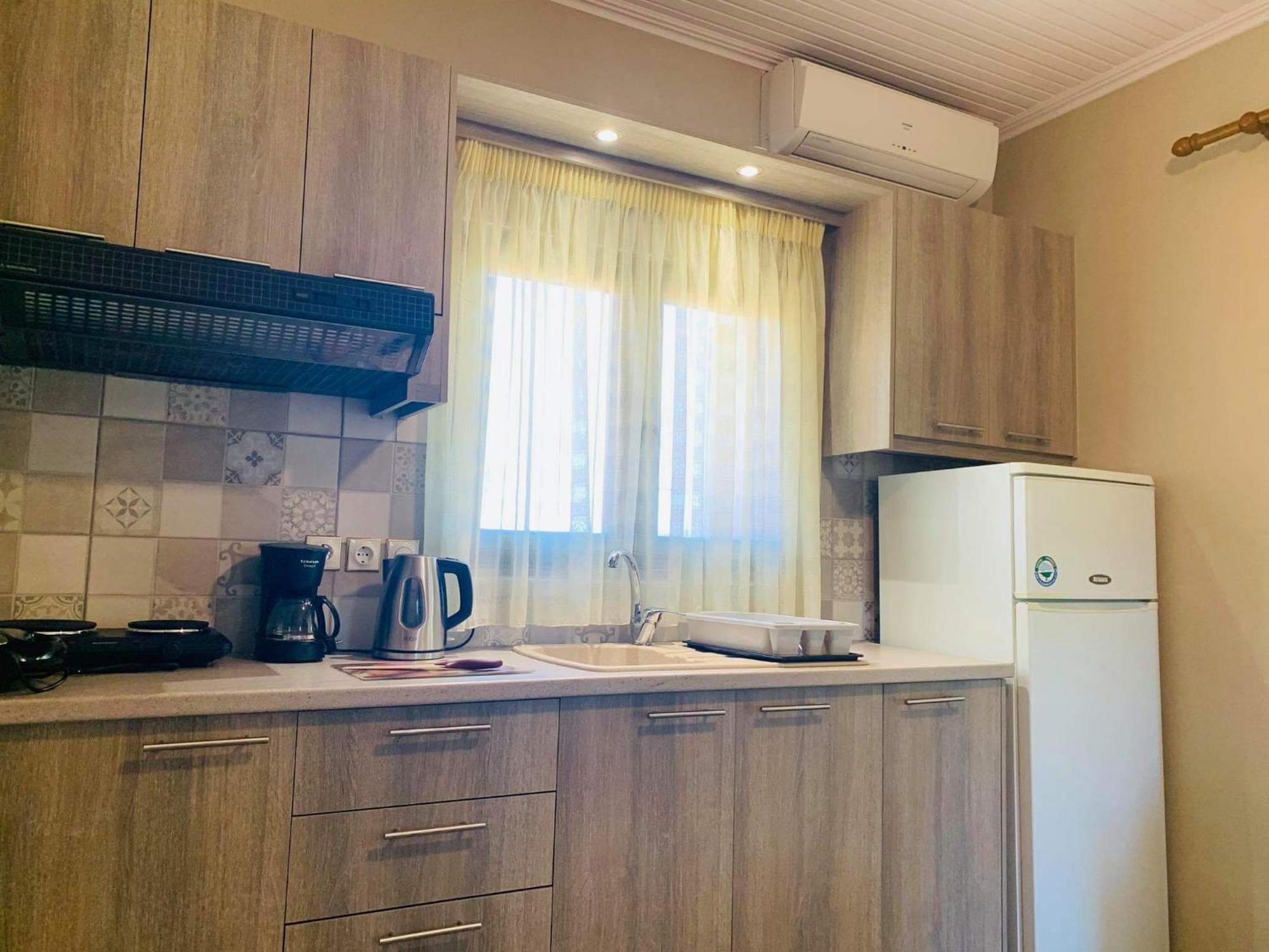 Finikes Apartments Stoupa Ruang foto