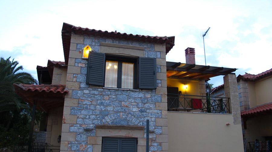 Finikes Apartments Stoupa Bagian luar foto