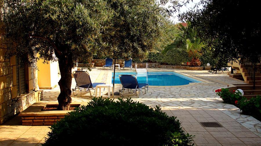 Finikes Apartments Stoupa Bagian luar foto
