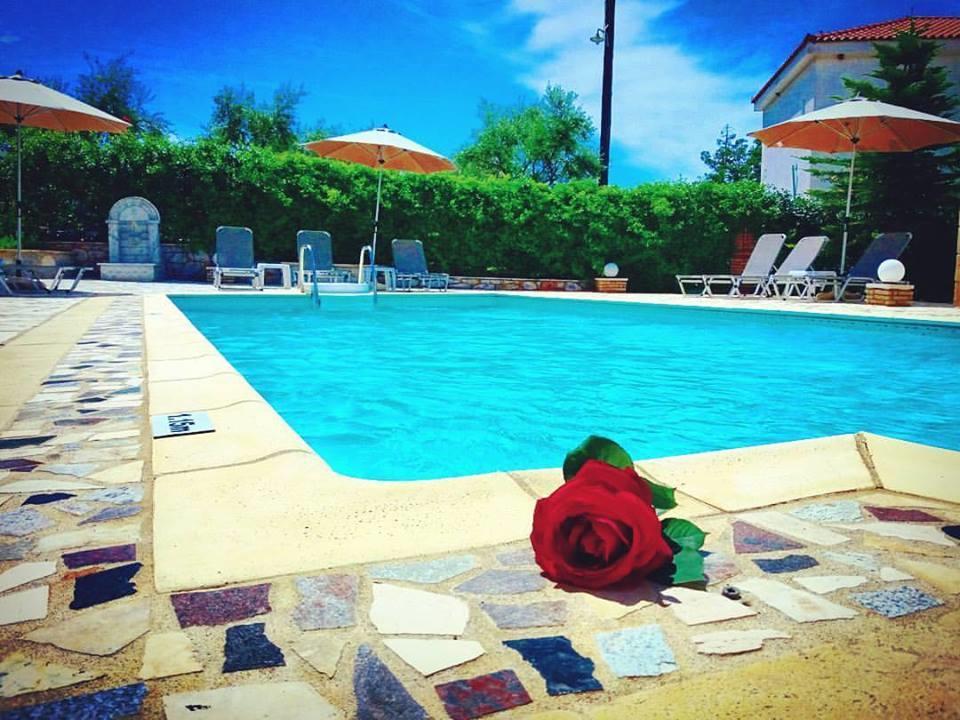 Finikes Apartments Stoupa Bagian luar foto