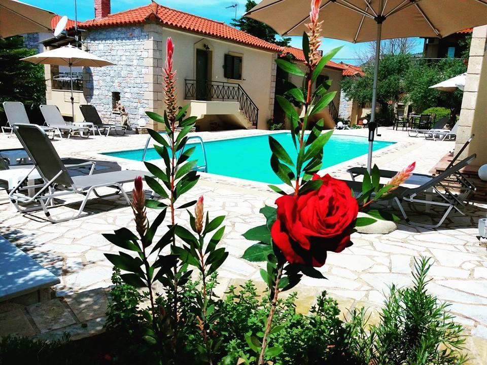 Finikes Apartments Stoupa Bagian luar foto
