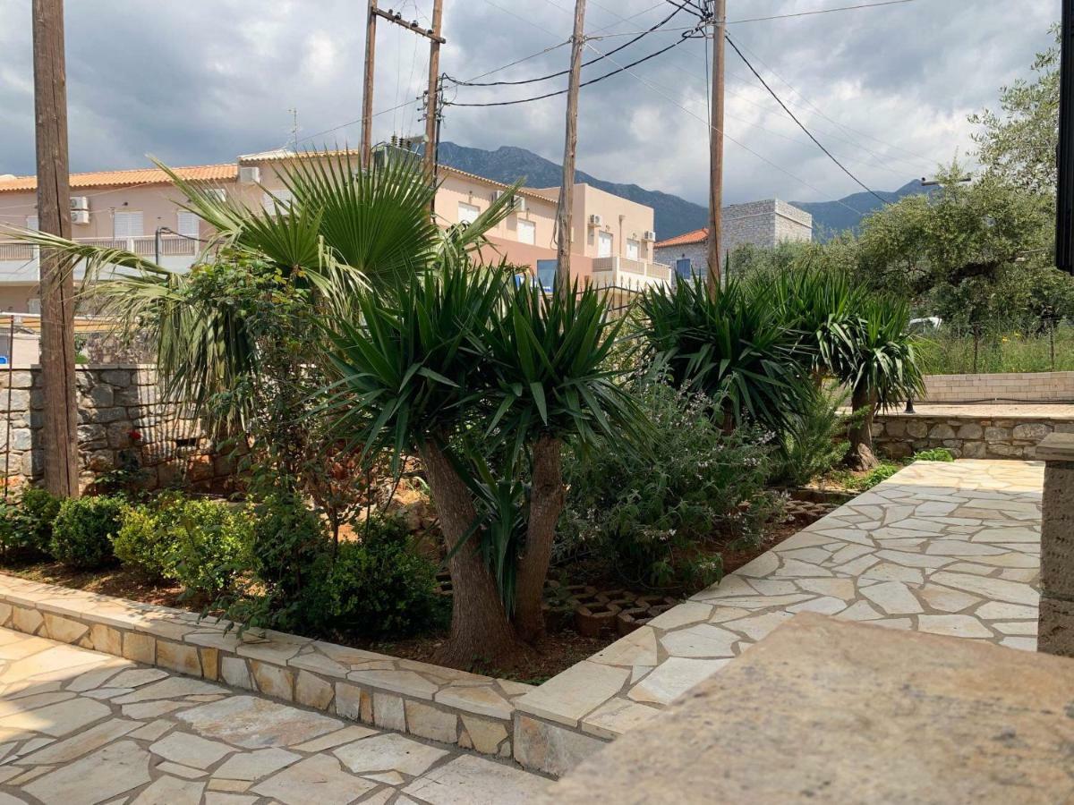 Finikes Apartments Stoupa Bagian luar foto