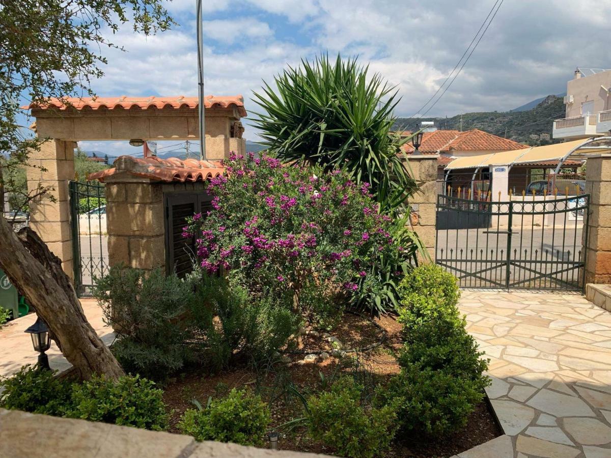 Finikes Apartments Stoupa Bagian luar foto