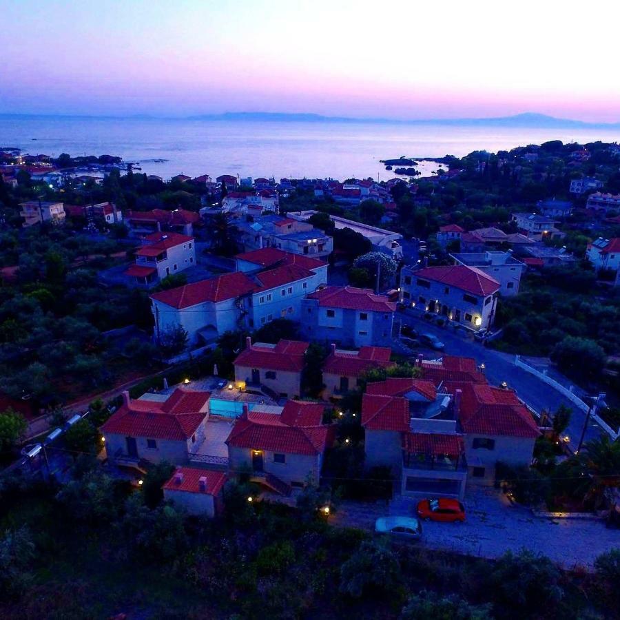 Finikes Apartments Stoupa Bagian luar foto