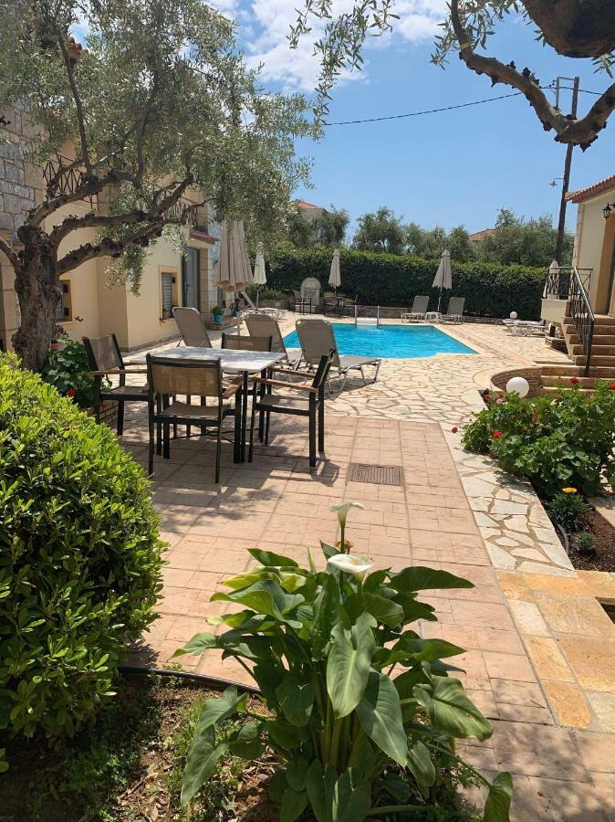 Finikes Apartments Stoupa Bagian luar foto